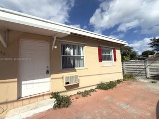 1942 Thomas St C, Hollywood, FL 33020