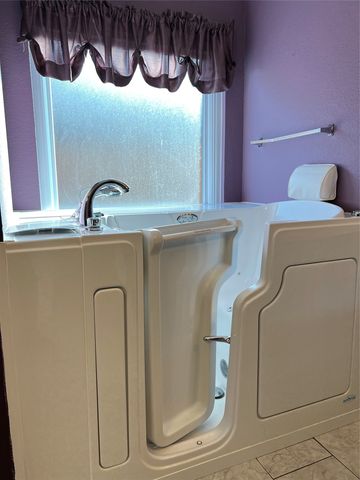 6015 Harwood Crossing Drive, Arlington, TX 76018