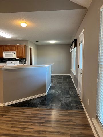 6015 Harwood Crossing Drive, Arlington, TX 76018