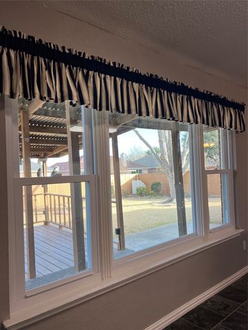 6015 Harwood Crossing Drive, Arlington, TX 76018