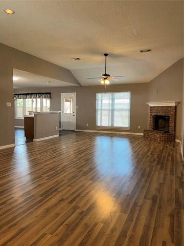 6015 Harwood Crossing Drive, Arlington, TX 76018