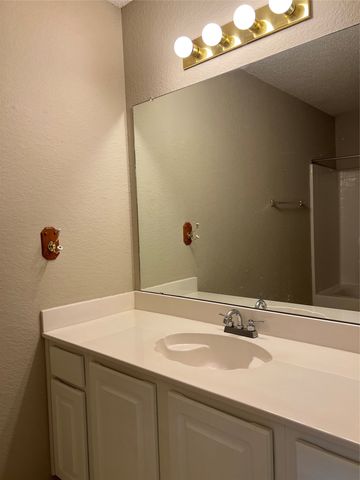 6015 Harwood Crossing Drive, Arlington, TX 76018