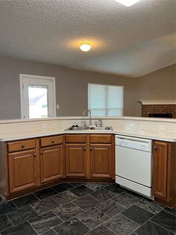 6015 Harwood Crossing Drive, Arlington, TX 76018