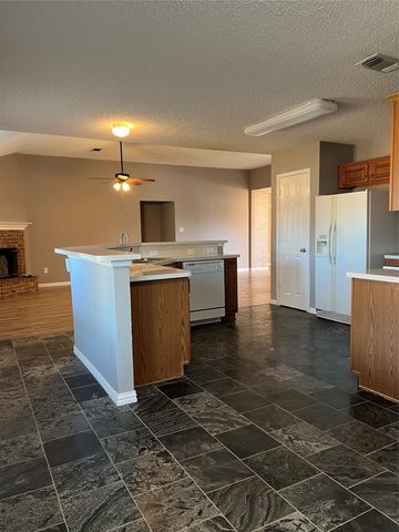 6015 Harwood Crossing Drive, Arlington, TX 76018