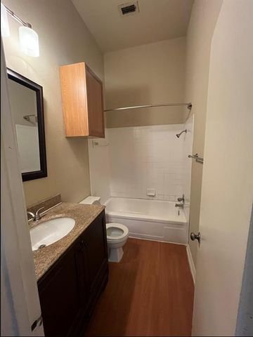 1908 San Antonio ST 303, Austin, TX 78705