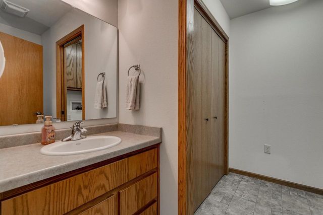 8826 N CLAYTON AVENUE, Neenah, WI 54956