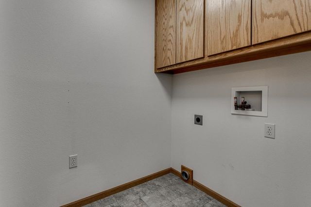 8826 N CLAYTON AVENUE, Neenah, WI 54956