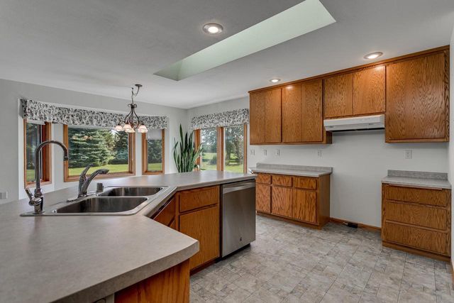 8826 N CLAYTON AVENUE, Neenah, WI 54956
