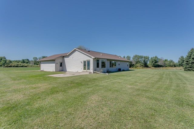 8826 N CLAYTON AVENUE, Neenah, WI 54956