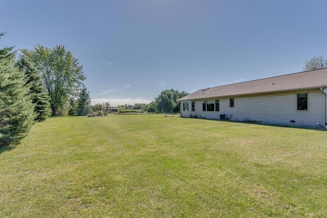 8826 N CLAYTON AVENUE, Neenah, WI 54956