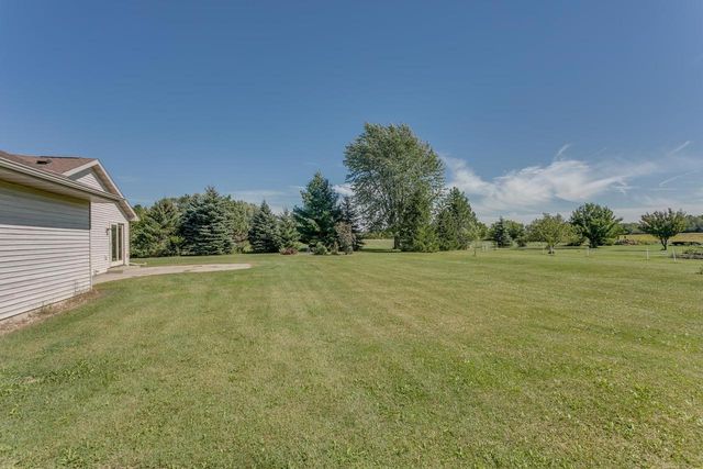 8826 N CLAYTON AVENUE, Neenah, WI 54956
