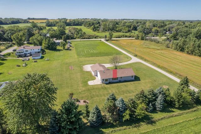 8826 N CLAYTON AVENUE, Neenah, WI 54956