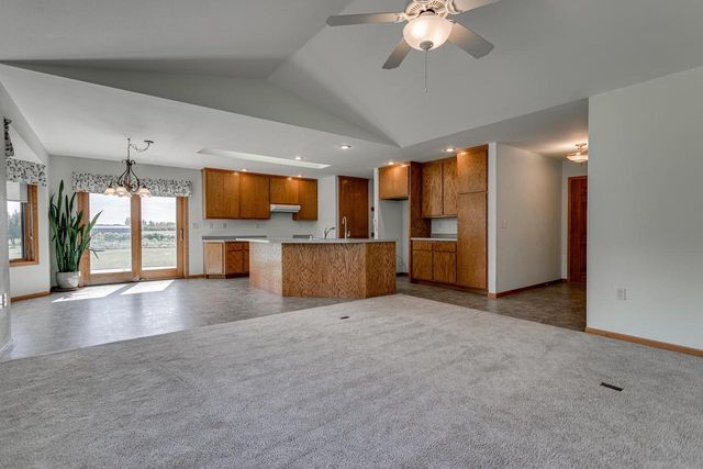 8826 N CLAYTON AVENUE, Neenah, WI 54956