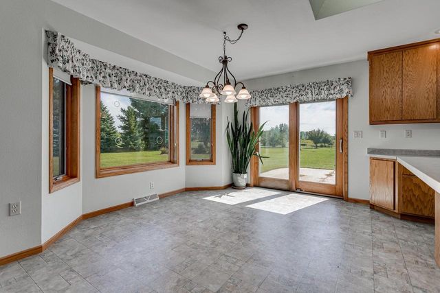 8826 N CLAYTON AVENUE, Neenah, WI 54956