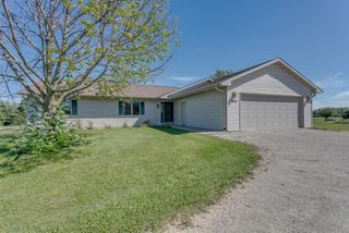 8826 N CLAYTON AVENUE, Neenah, WI 54956