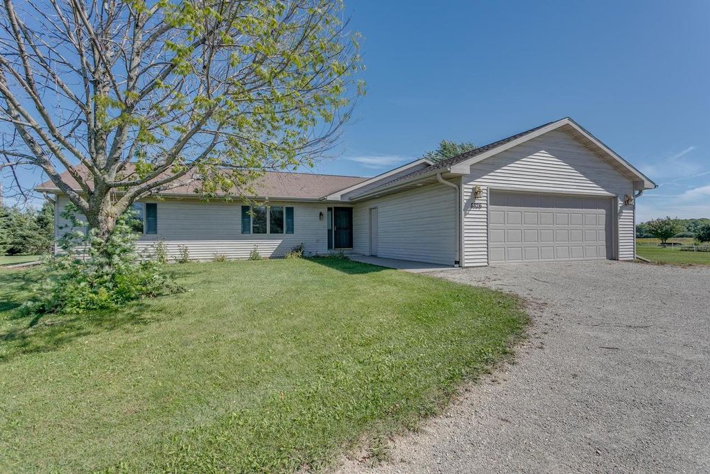 8826 N CLAYTON AVENUE, Neenah, WI 54956