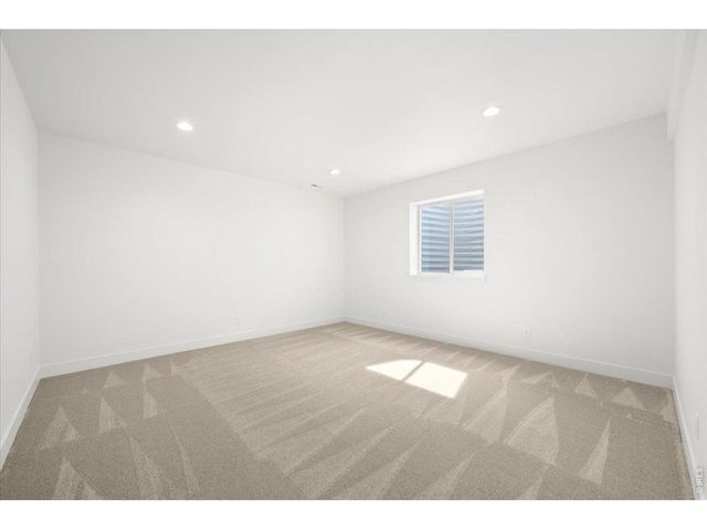 15 Snowcap Dr, Windsor, CO 80550