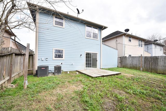 1675 Hugh Road B, Houston, TX 77067