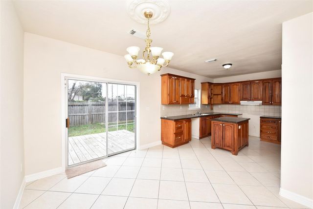 1675 Hugh Road B, Houston, TX 77067