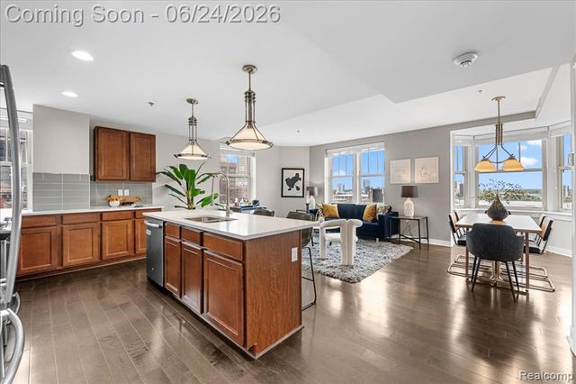 525 W Lafayette Boulevard 13E, Detroit, MI 48226