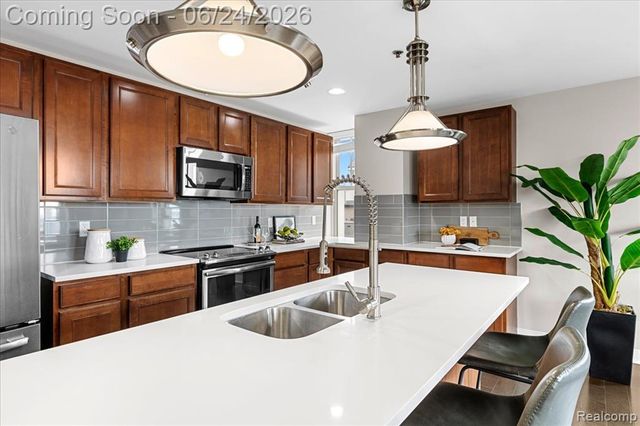525 W Lafayette Boulevard 13E, Detroit, MI 48226