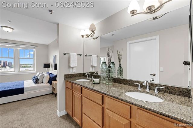 525 W Lafayette Boulevard 13E, Detroit, MI 48226
