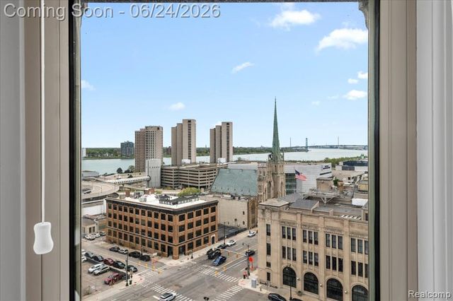 525 W Lafayette Boulevard 13E, Detroit, MI 48226