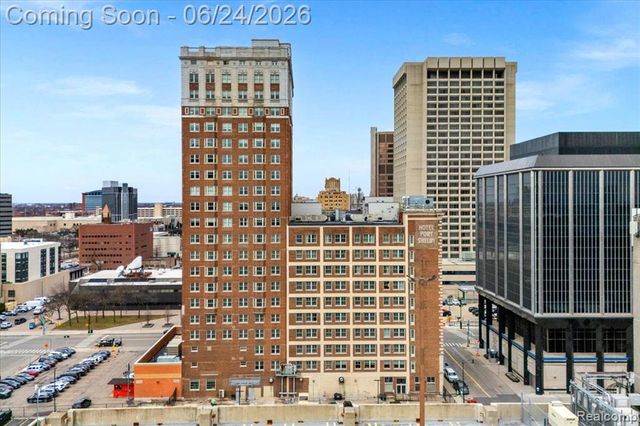 525 W Lafayette Boulevard 13E, Detroit, MI 48226