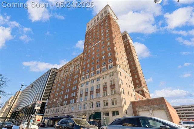 525 W Lafayette Boulevard 13E, Detroit, MI 48226