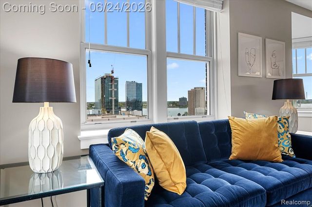 525 W Lafayette Boulevard 13E, Detroit, MI 48226
