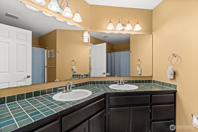 8805 182nd Street E, Puyallup, WA 98375