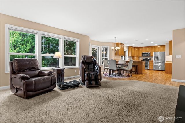 8805 182nd Street E, Puyallup, WA 98375