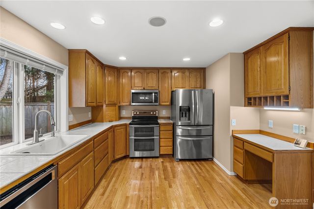 8805 182nd Street E, Puyallup, WA 98375