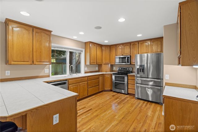 8805 182nd Street E, Puyallup, WA 98375