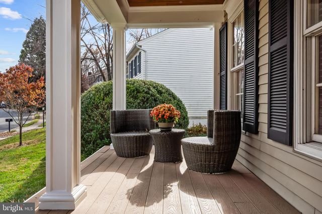 9516 WALLINGFORD DR, Burke, VA 22015