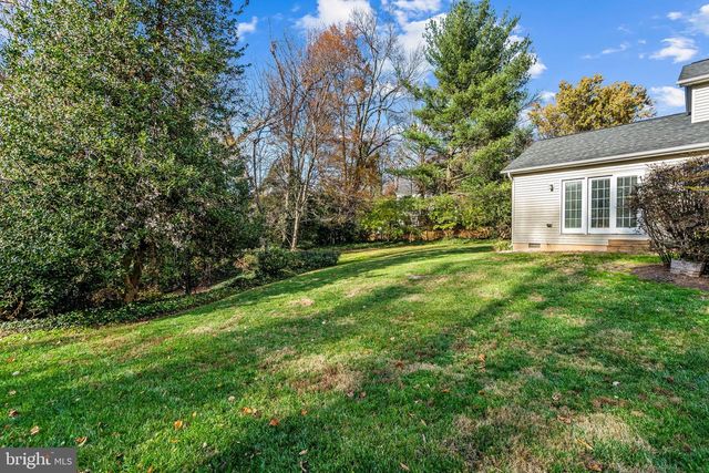 9516 WALLINGFORD DR, Burke, VA 22015