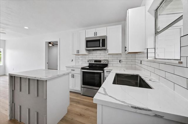 4933 Doolittle Boulevard, Houston, TX 77033