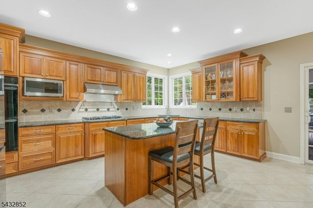 8 Yohn Dr, Bridgewater Twp., NJ 08807