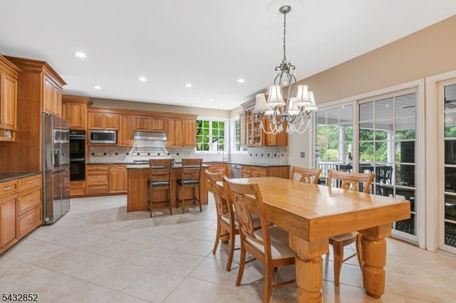 8 Yohn Dr, Bridgewater Twp., NJ 08807