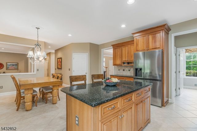 8 Yohn Dr, Bridgewater Twp., NJ 08807