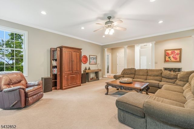 8 Yohn Dr, Bridgewater Twp., NJ 08807