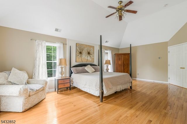 8 Yohn Dr, Bridgewater Twp., NJ 08807