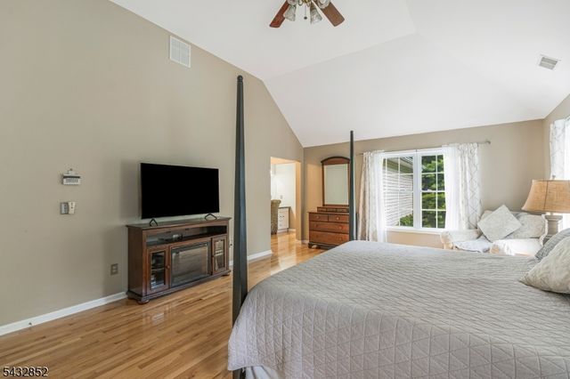 8 Yohn Dr, Bridgewater Twp., NJ 08807