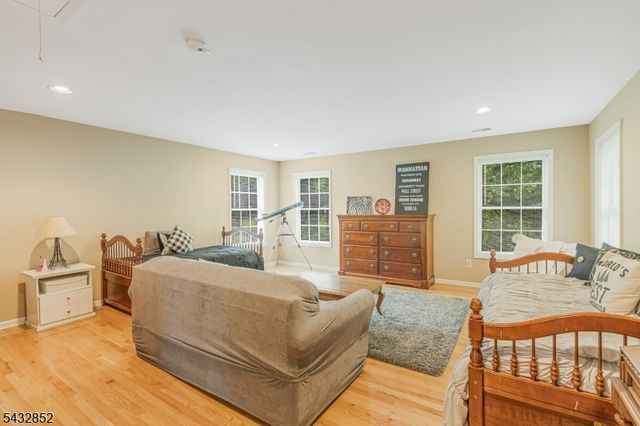 8 Yohn Dr, Bridgewater Twp., NJ 08807