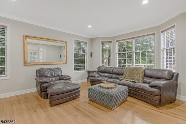 8 Yohn Dr, Bridgewater Twp., NJ 08807