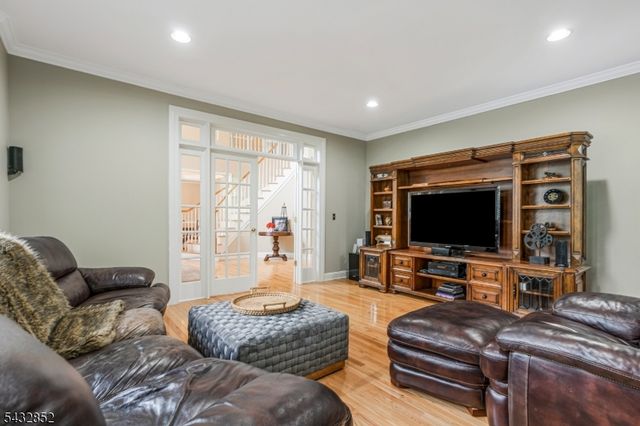 8 Yohn Dr, Bridgewater Twp., NJ 08807