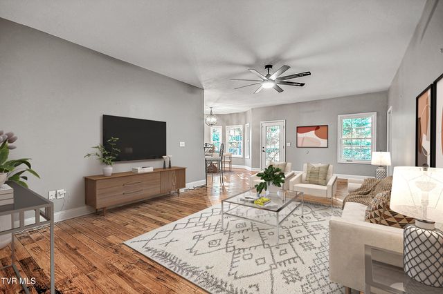 249 Oak View Circle, Bristol, TN 37620