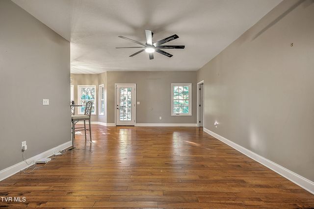 249 Oak View Circle, Bristol, TN 37620