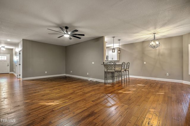 249 Oak View Circle, Bristol, TN 37620