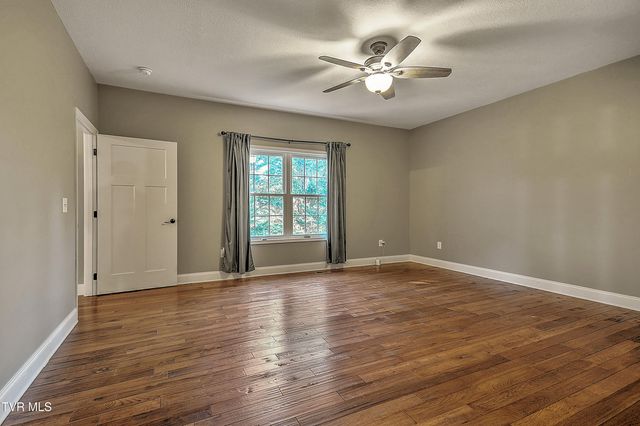 249 Oak View Circle, Bristol, TN 37620